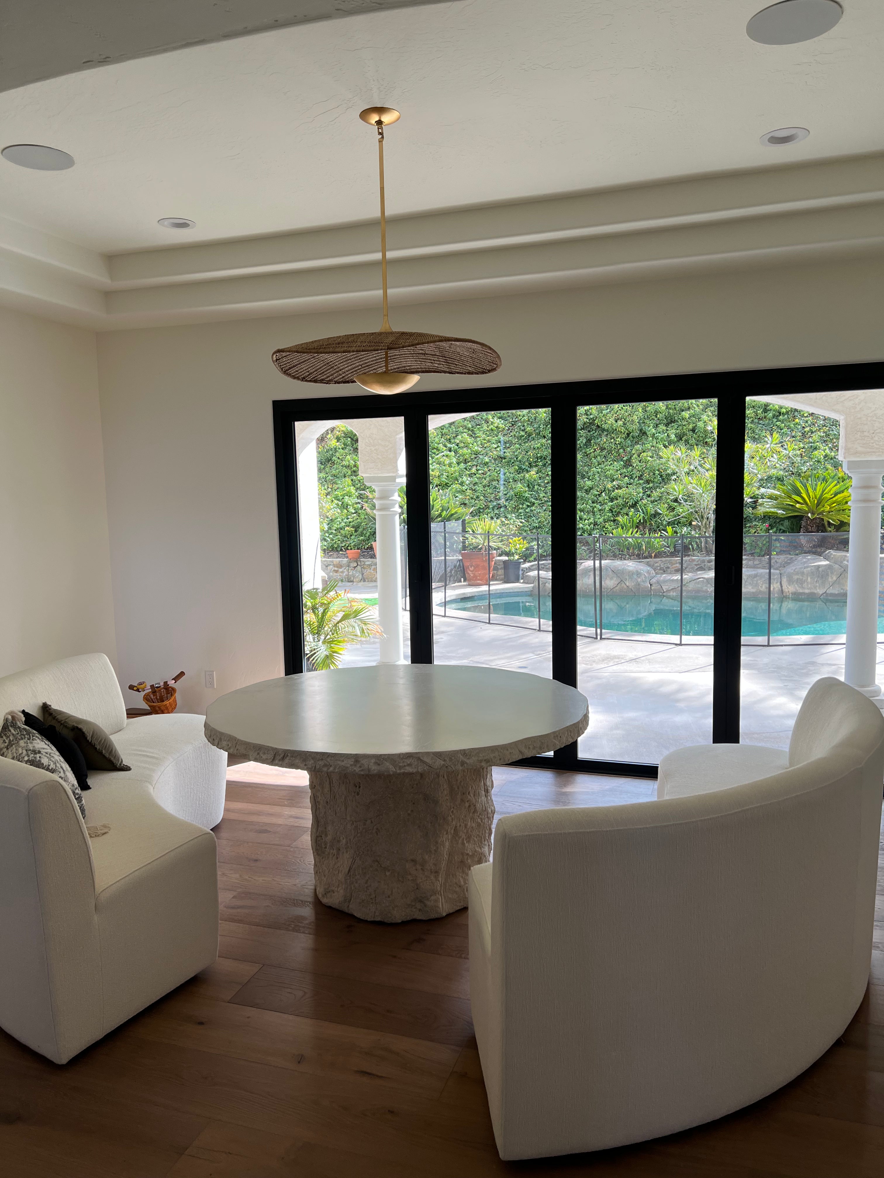 60" Round x 31" tall dining table